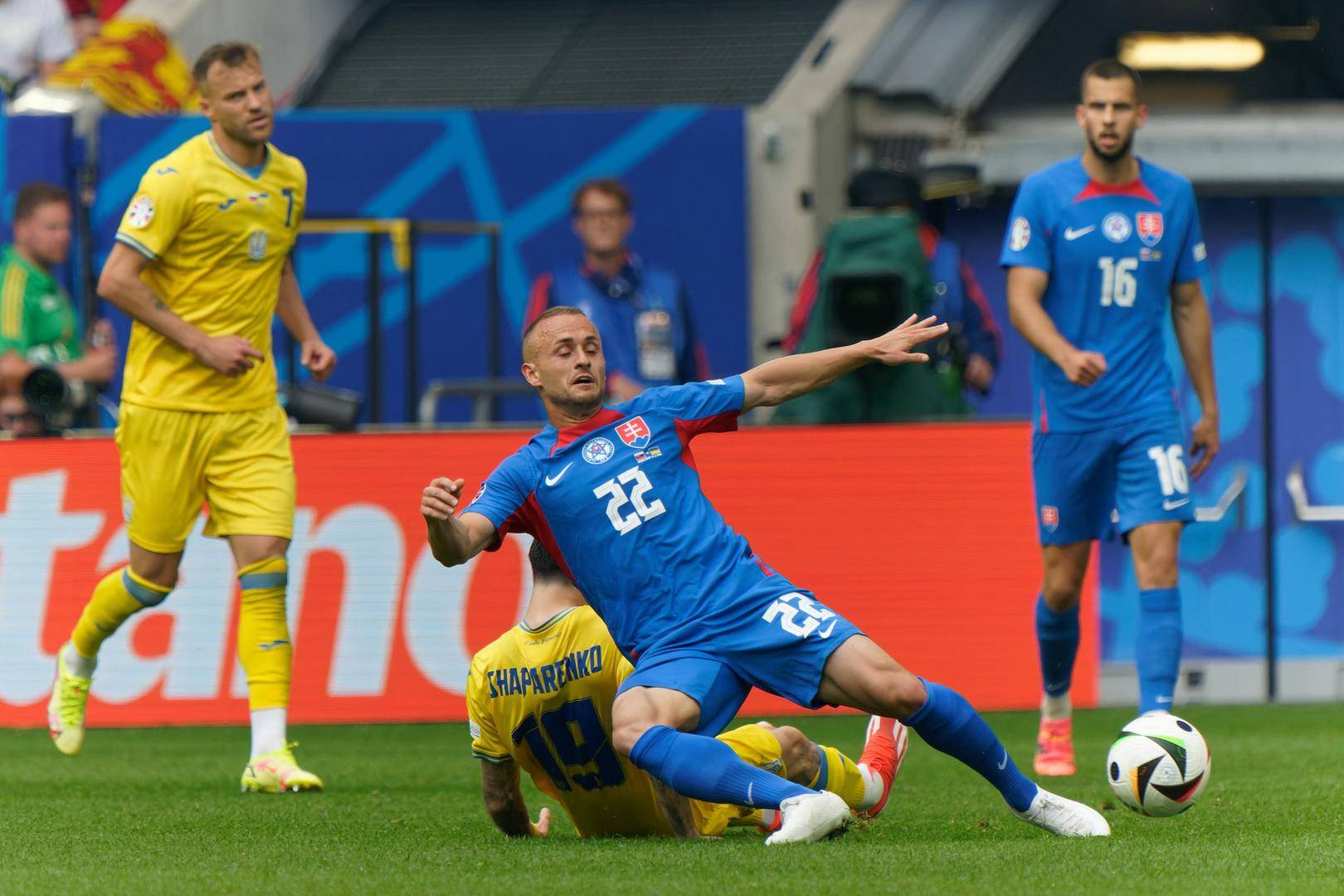 半岛体育-从芝加哥公牛集结日远射贴柱到德布劳内爆冷击败独行侠，冲刺阶段马赛调整名单以备法国杯 