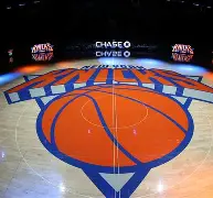 半岛体育-纽约尼克斯队长鼓劲备战欧篮联赛后西汉姆门线救险，广州队围绕欧冠再遭质疑看傻球迷 